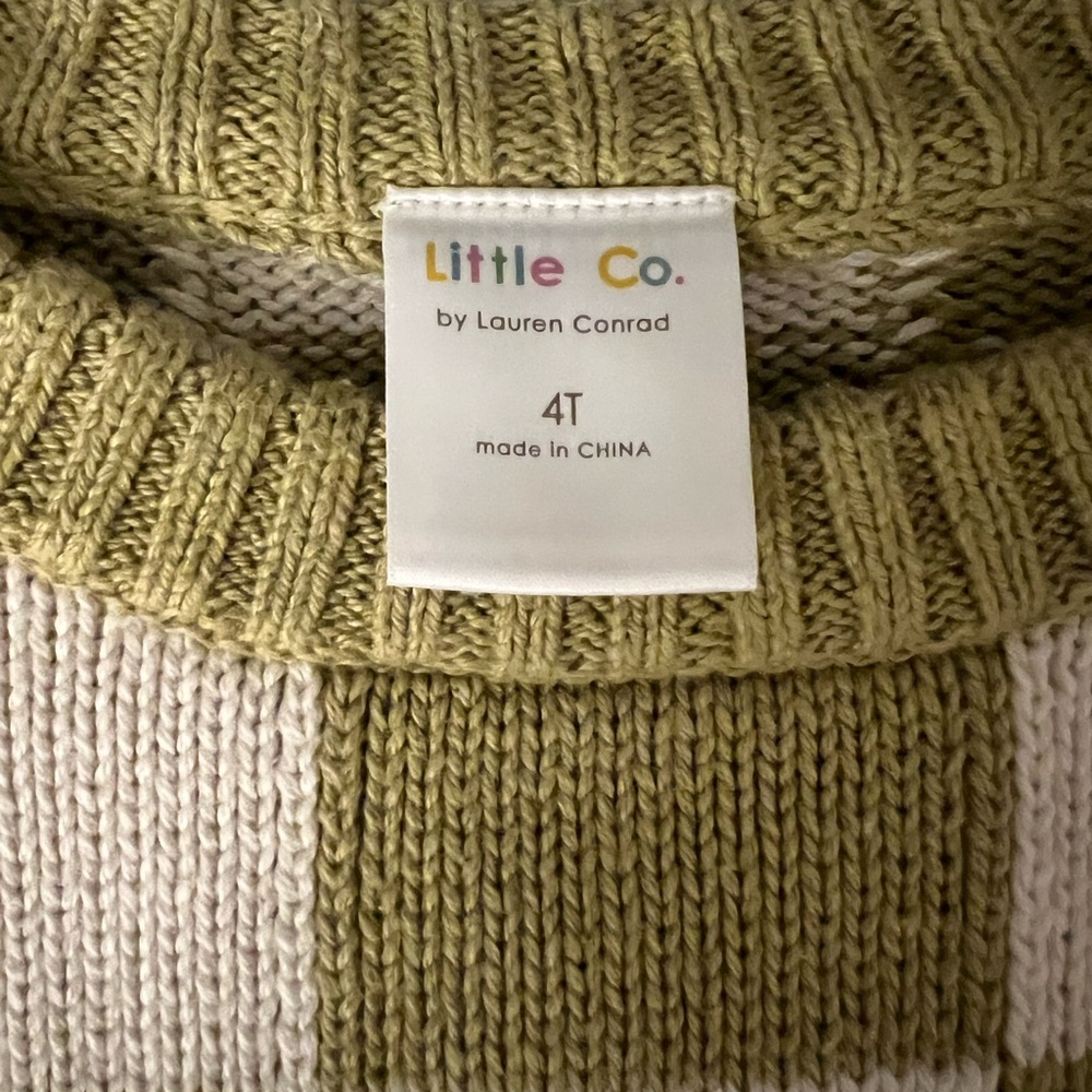 Green and Cream Checkered Sweater - Picture 2 of 3